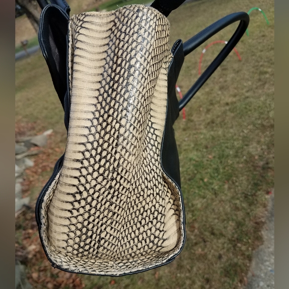 Vince Camuto Leather Cameron Handbag EUC - Picture 7 of 17